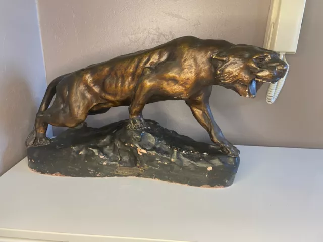 Statue en Terre Cuite Patiné De Thomas François CARTIER Lionne en Furie Signé