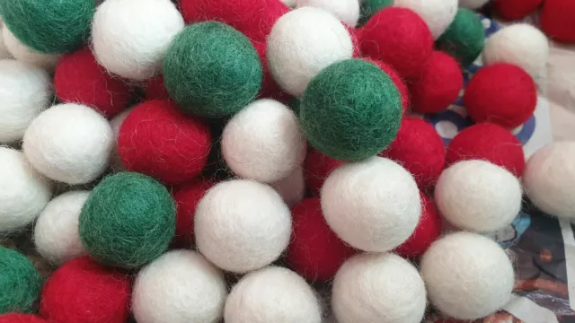 100% wool Pom Pom Red, White, Green 2CM Felt Balls Home Crafts Christmas Nursary