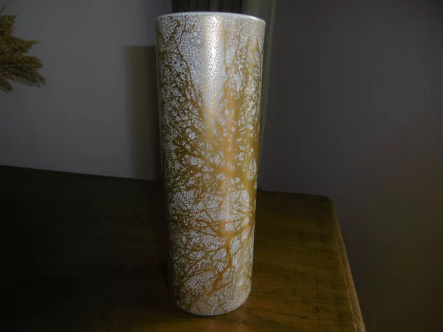 Vase mit Goldmuster