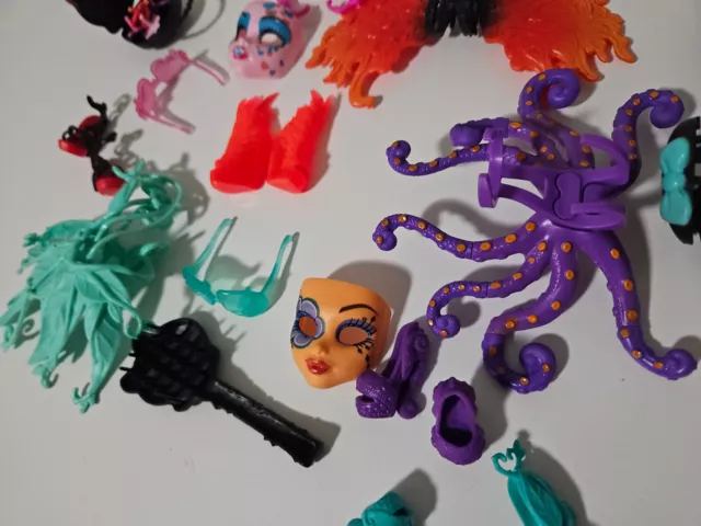 Monster High Accessories And Books That Came With Dolls Marked 2014 3