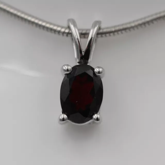 Edler 0,70 Carat Granat  Anhänger 925 Silber Collier Kette roter Edelstein Top