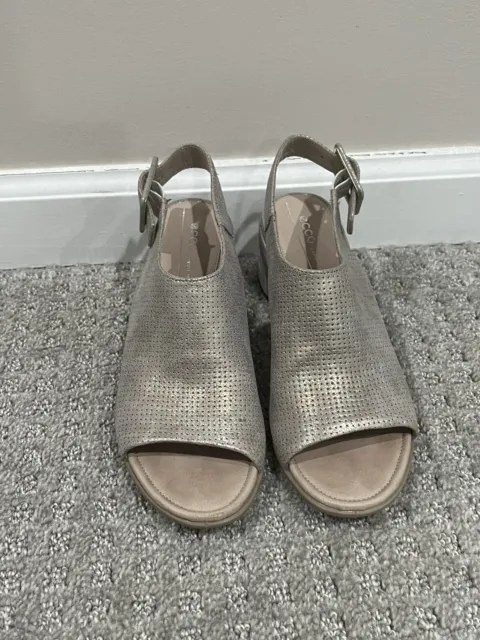 Ecco Womens EU 37 US 6-6.5 Sandals Silver With Gold Tint Leather