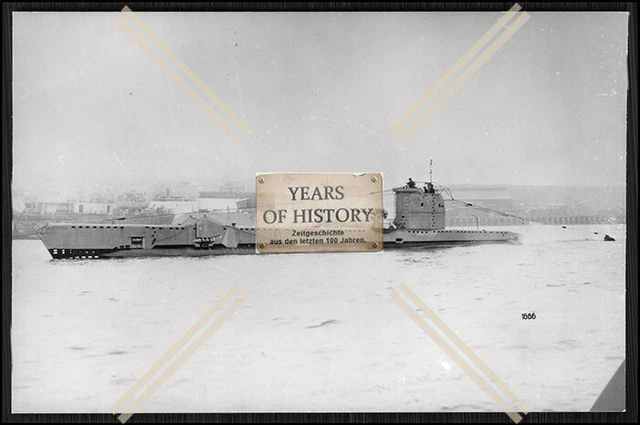 PHOTO ENGLISH BRITISH Submarine Submarine Royal Navy HMS Voracious 1944