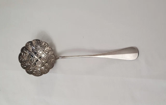 Saupoudreuse Cuillère à glaçon CHRISTOFLE modèle RUBAN CLOCHETTE métal