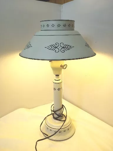 Vintage Hitchcock Style Lamp with Metal Shade 20” Very Nice Used Condition