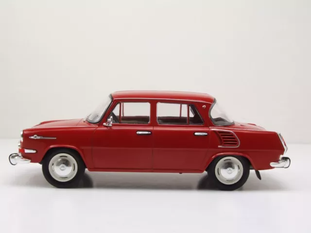 Skoda 1000 MB 1964 rot Modellauto 1:18 MCG 3