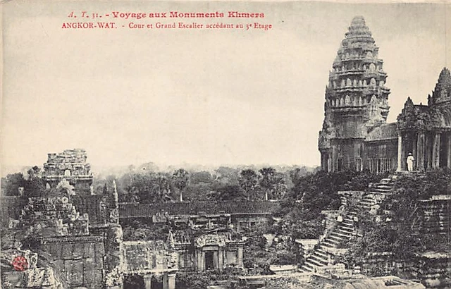 Cambodia - Journey to the Khmer Monuments - ANGKOR VAT - Courtyard and Grand Sta