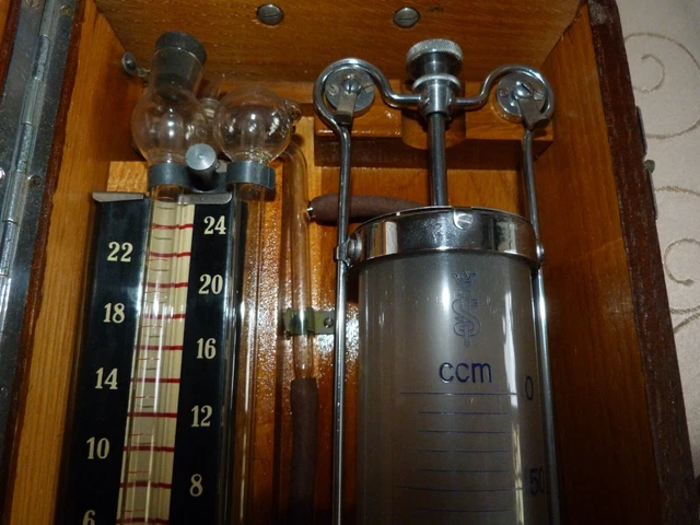 Antiker Pneumothorax Apparat für Ärzte von Prof. Dr. Erich Leschke um 1930 17