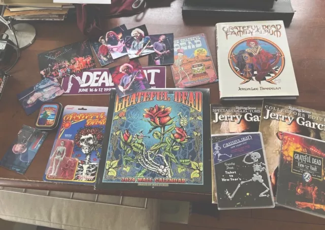Lot 23 Items.Grateful Dead Jerry Garcia .Photos, Books, DVDs, Collectables,toys