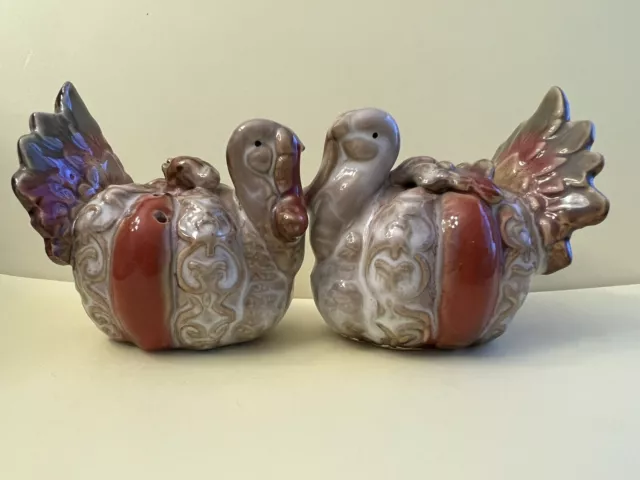 Turkey Figurine Thanksgiving/Fall Salt & Pepper Ceramic Porcelain Hand Painted