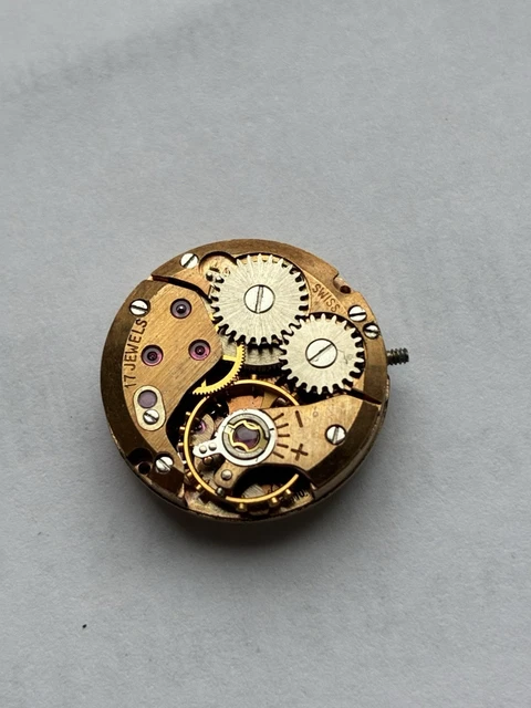 Mouvement De Montre ETA C07.111 (C07111) à 3 Broches Avec Simple Calendrier - Générique, Neuf Avec étiquettes