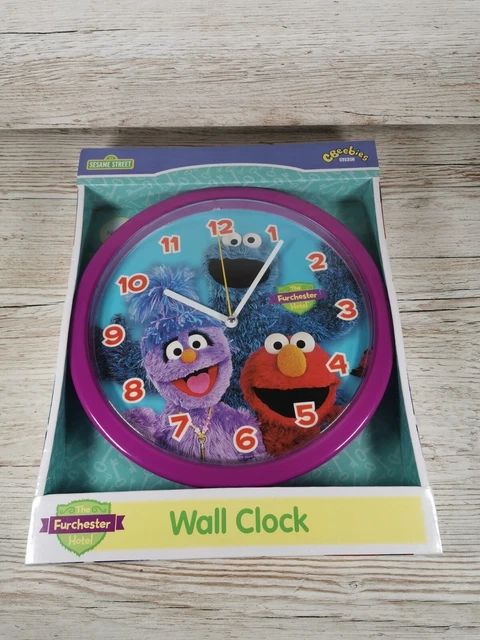 Orologio da parete Sesame Street Furchester Hotel Cbeebies NUOVO spedizione gratuita Regno Unito