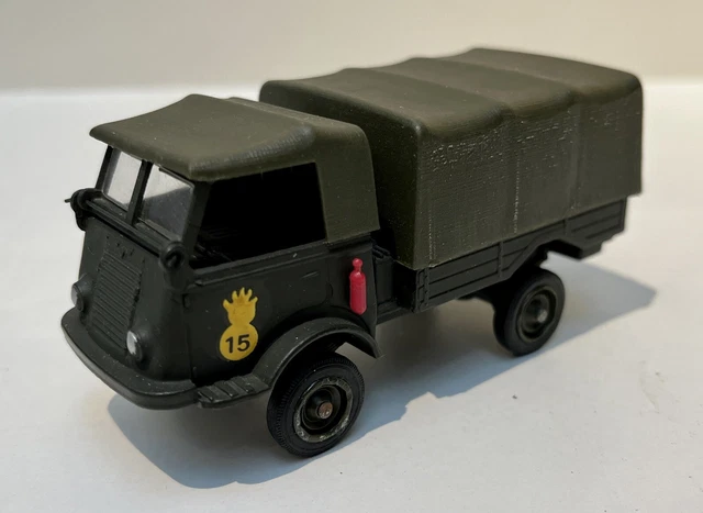 JOUET ANCIEN SOLIDO militaire Renault 4X4 tous terrains 203 EUR 25,00