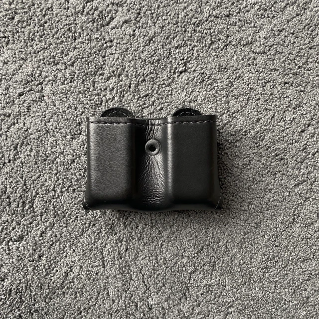 SAFARILAND 9mm Mag Holster/ Glock/ Leather/ New