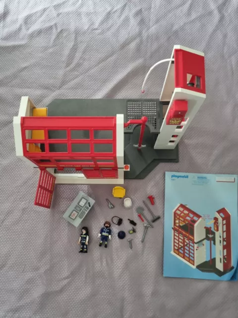 Playmobil 5361 : La caserne de pompier avec alarme (city action) 