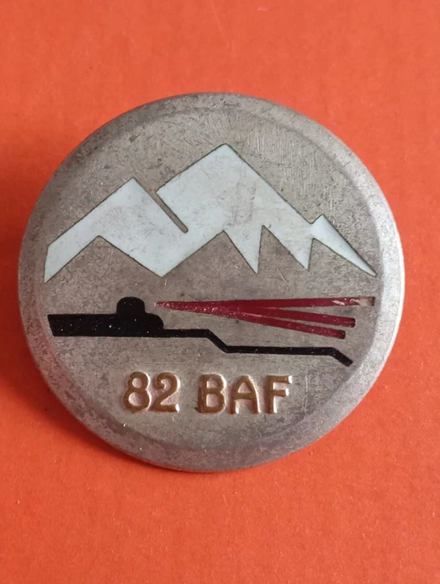 Ancien Insigne émaillé Club Alpin Sport - Vintage 4 Cm - Pin's De Collection
