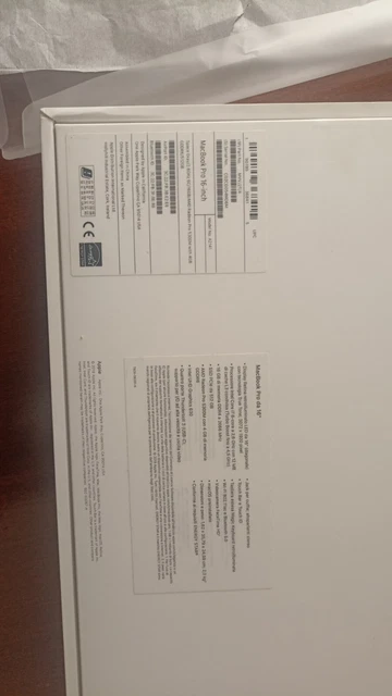 Apple MacBook Pro 16" (512GB SSD, Intel Core i7 9ª generazione, 2,60 GHz, 16GB)