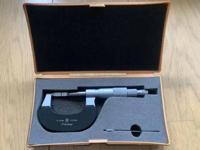 T37 Mitutoyo blade micrometer 0-25 mm Japan