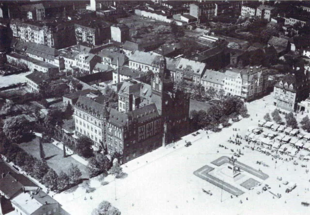 Stolp/ Słupsk- Luftbild von Markt und Rathaus (Pommern) 1933