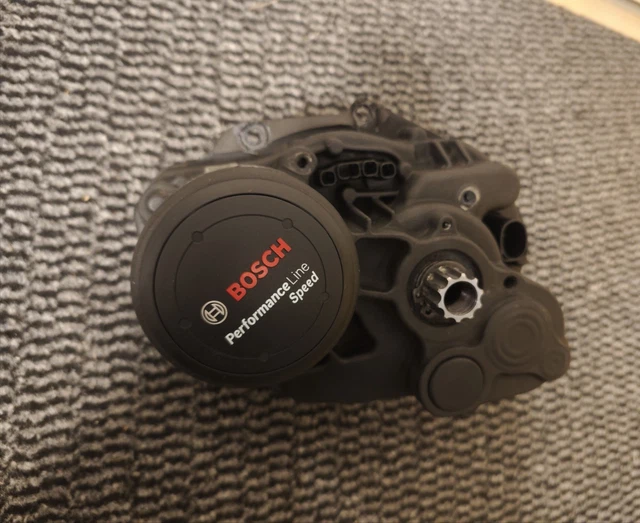 Bosch Tapa de diseño Performance Line Speed, izquierda BDU378Y - negro | BIKE24
