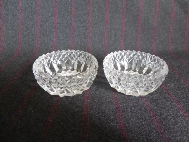 ANCIENNE PAIRE DE SALERON en verre taillé SALIERE POIVRIERE