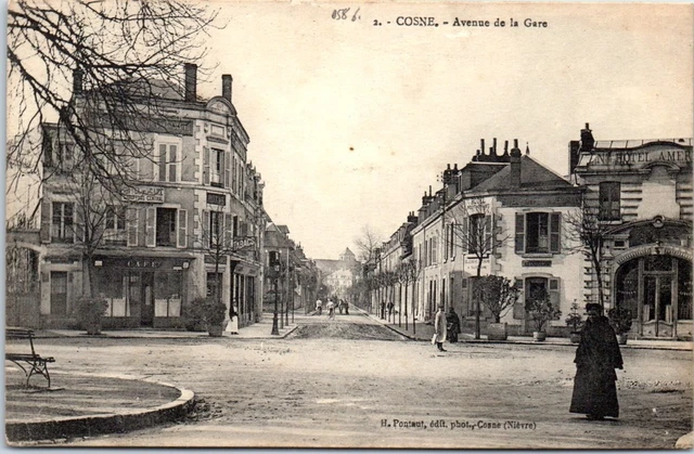 58 COSNE SUR LOIRE - perspective de l'avenue de la gare.