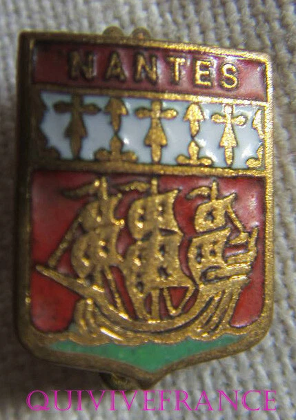 Pin's Blason Guingamp – Email – Fabriqué En France – Occasion (BG13796)