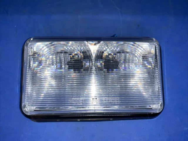 (1) Whelen 580CAAZR 508 Series Dual Halogen Warning Light / Scenelight Lighthead