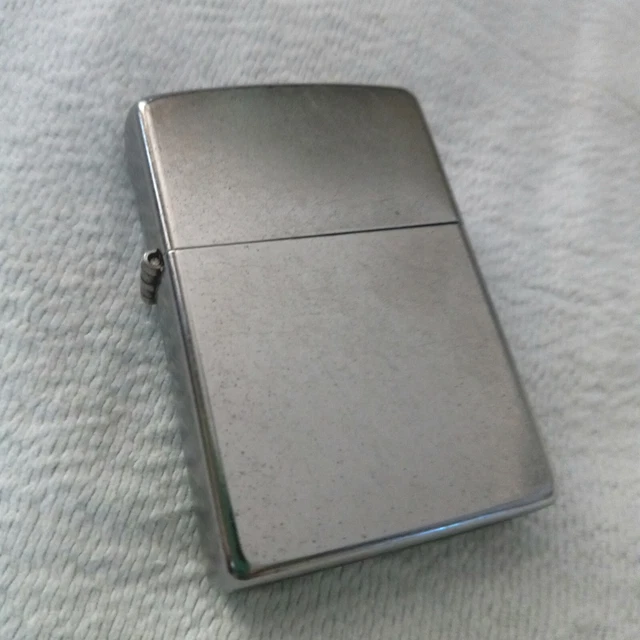 Zippo Classic Brushed Chrome Windproof Pocket Lighter.