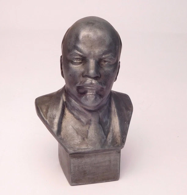 Statua di busto di metallo russo sovietico d'epoca del leader comunista...