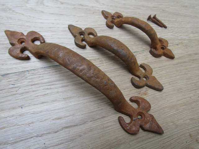 FLEUR DE LYS CAST IRON kitchen cabinet cupboard furniture door pull handles