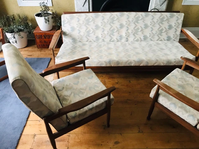 MID CENTURY ORIGINAL 1960s TEAK  GUY ROGERS RECLINING LOUNGE CHAIRS & SOFABED