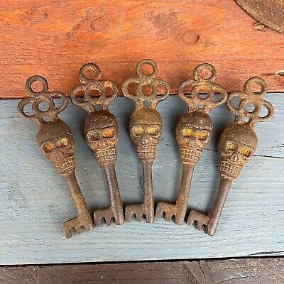 Skull Keys, 5 Heavy Cast Iron Key Set, 3-D Skull W/ Antique Finish