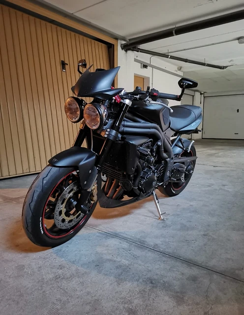 Triumph speed triple 1050