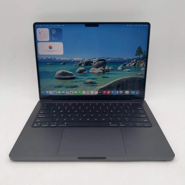 APPLE MACBOOK PRO A1297 17-inch 8GB RAM - 750gb HDD - Power Tested