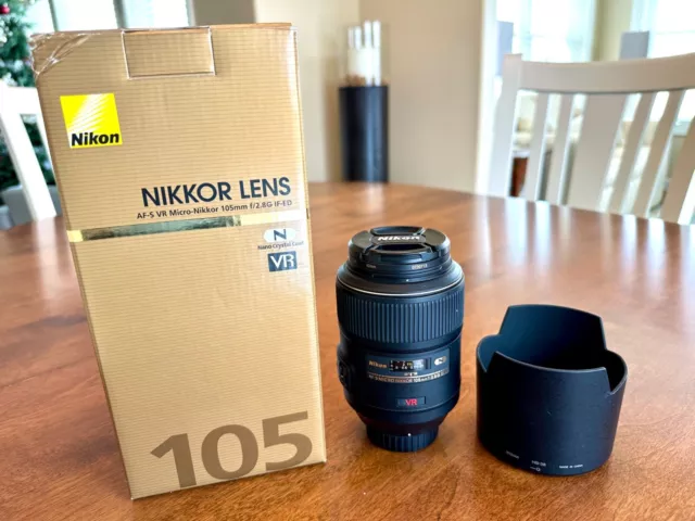 Nikon AF-S VR Micro-Nikkor 105mm f/2.8G IF-ED lens Mint condition with lens hood