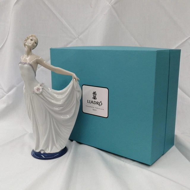 Dancing Girl Model No.  Porcelain LLADRO  Good 907FB