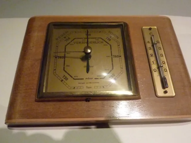 altes Barometer, mit Thermometer, von Feingerätebau Fischer, Wandaufhängung
