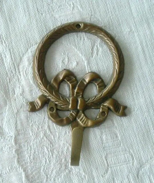 Vintage Brass Wreath w Ribbon Bow Wall Mount Hook Clothes Coat Hat Hanger