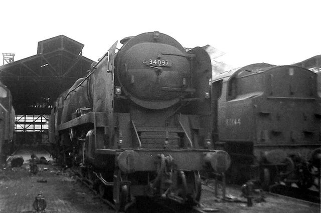 35MM RAILWAY B and W Negative West Country Pacific 34097 at Nine Elms £ ...