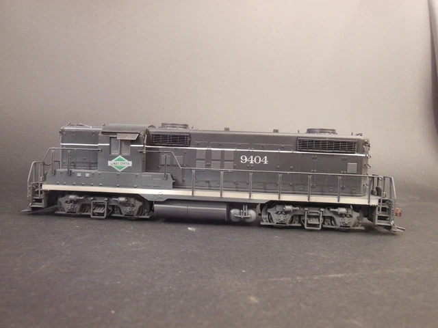 Ho Scale Proto 2000 Illinois Central Gp-18 9404 Locomotive Weathered