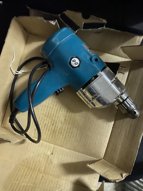BLACK&DECKER Perceuse à percussion KR604CRESK 600W - Bricolage
