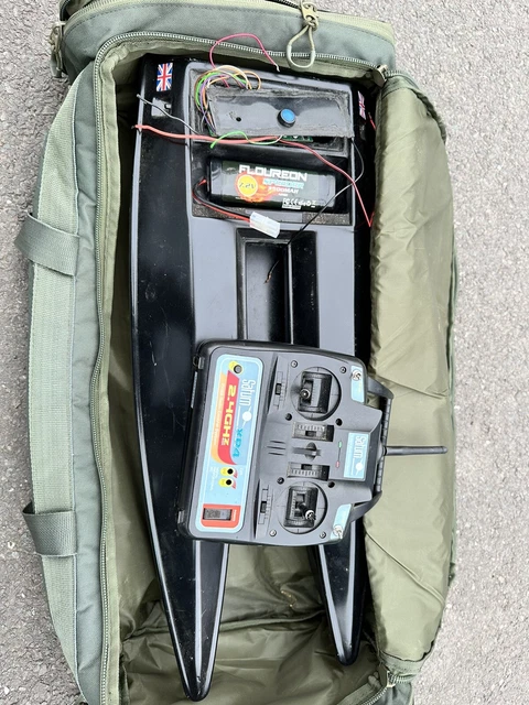 ANGLING TECHNICS PROCAT bait boat Spares Or Repair £150.00 - PicClick UK