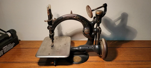 Antique Willcox & Gibbs Manual Sewing Machine Working