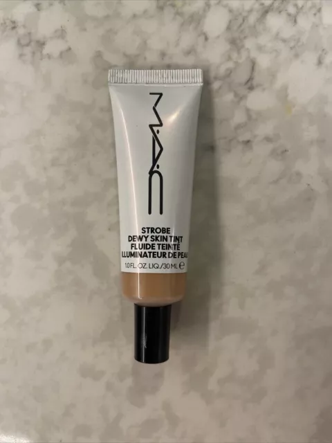 MAC Strobe Dewy Skin Tint 1.0oz (Medium 2)