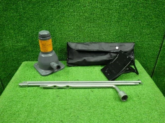 NISSAN NV350 CARAVAN 2014 LDF-CW8E26 Kit attrezzi [usato] [PA87540064]