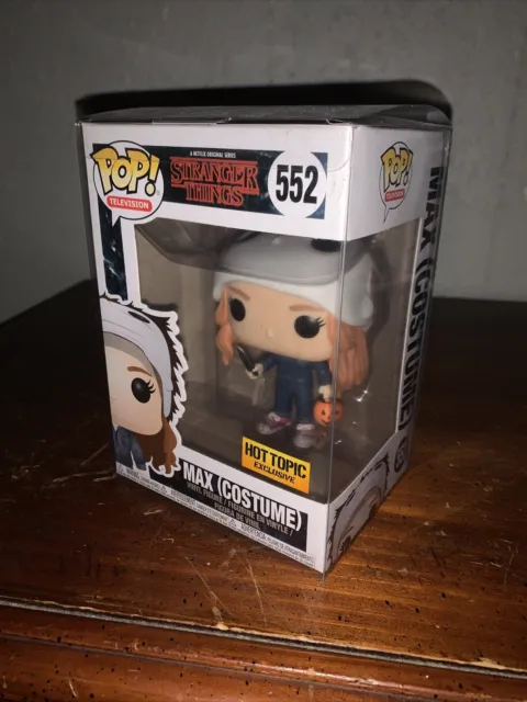 Stranger Things Max (Costume) Funko POP! Movies #552 Hot Topic *Protector Case*