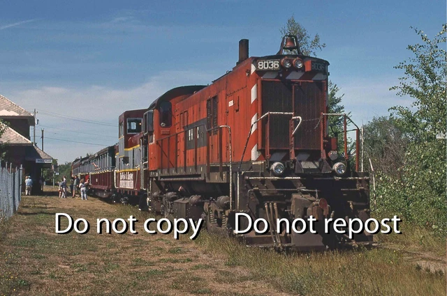 Original slide KODACHROME Windsor & Hantsport 8036 RS23 w train Wolfville NS