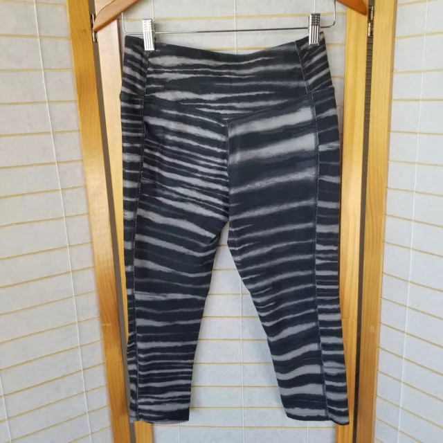 Nike Dri-Fit Ten Less Plastic Bottles One Legend Crop Leggings Tiger Striped SM