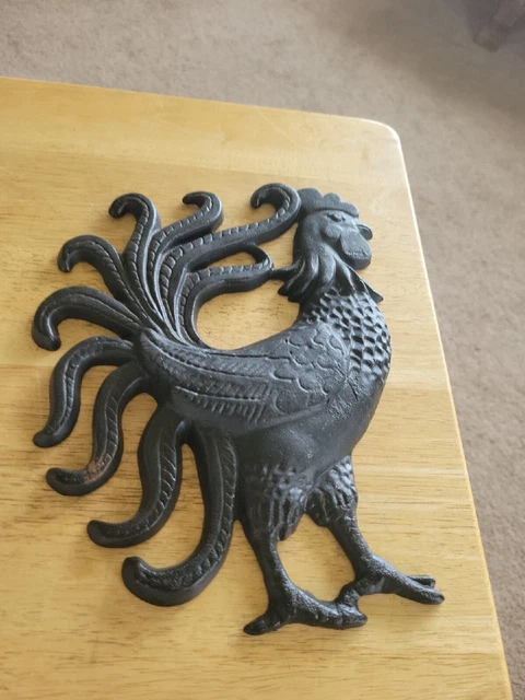 Vtg Cast Iron Roosters Wall Hanging, Black Country Farmhouse  Decor. 9.5" X 8" .